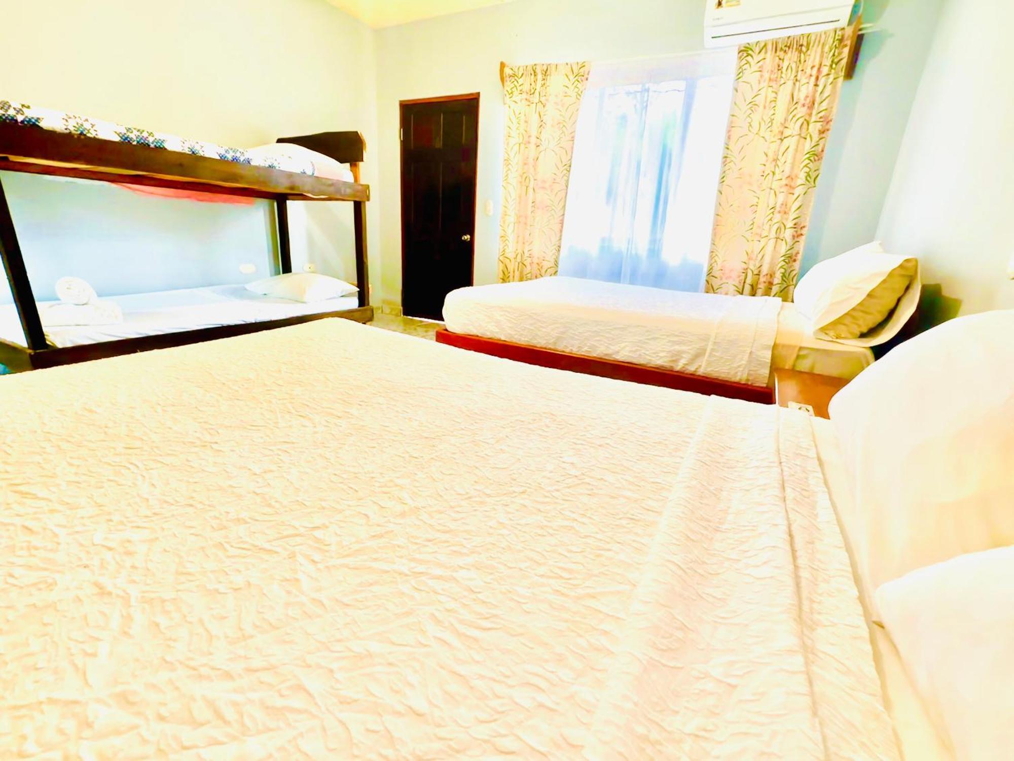 Hotel Georgi Cr Veintisiete de Abril Zewnętrze zdjęcie